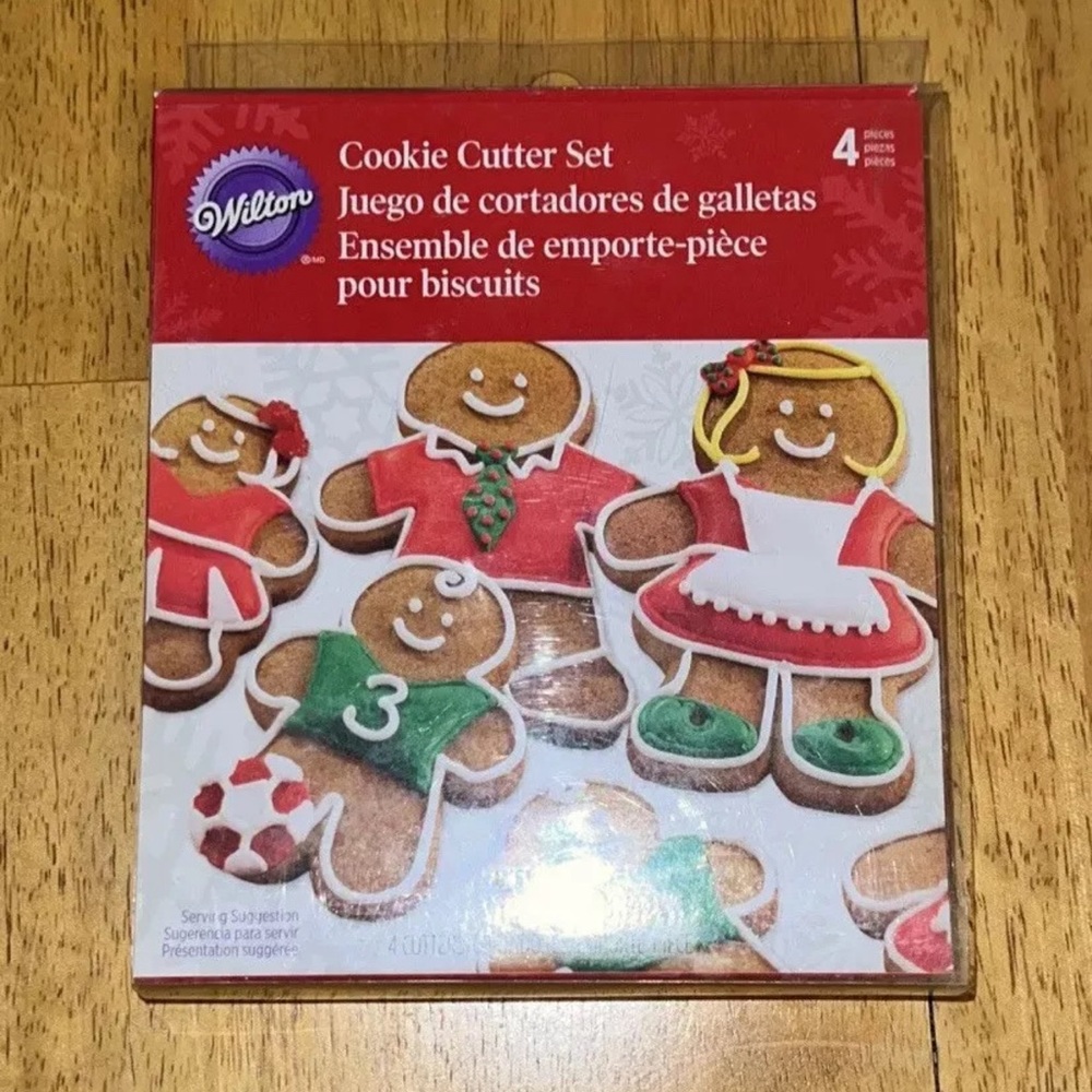 NIB Wilton - Gingerbread Family-‎ Cookie Cutter Set - New in Box